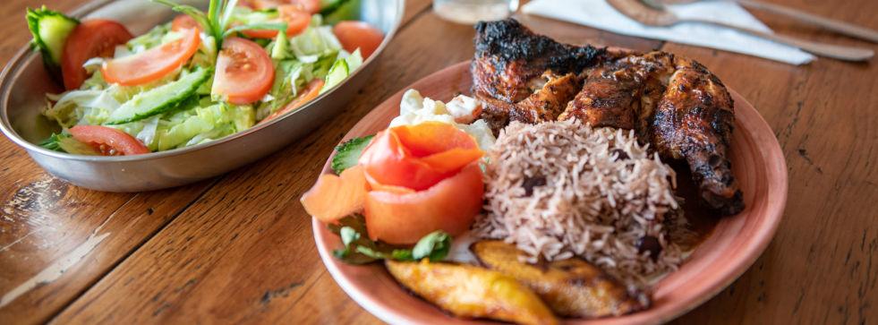 Comida colombiana a domicilio en Barcelona: especialidades deliciosas para recibir en la puerta de tu casa