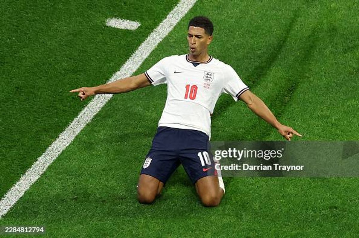 England Survive 10-Man Scare to Beat Mexico 3-2