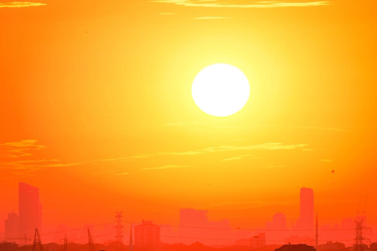 UK Health Security Agency issues amber heat health alert for England from June 18 to 23 2026 as temperatures are forecast to exceed 30 degrees Celsius.