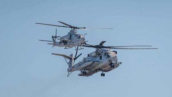 US Apache Helicopter Crashes Near Strait of Hormuz — Crew Rescued