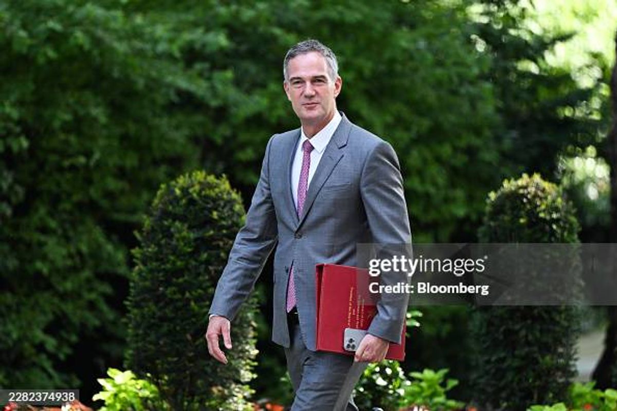 Peter Kyle Warns Pension Funds to Invest in Britain