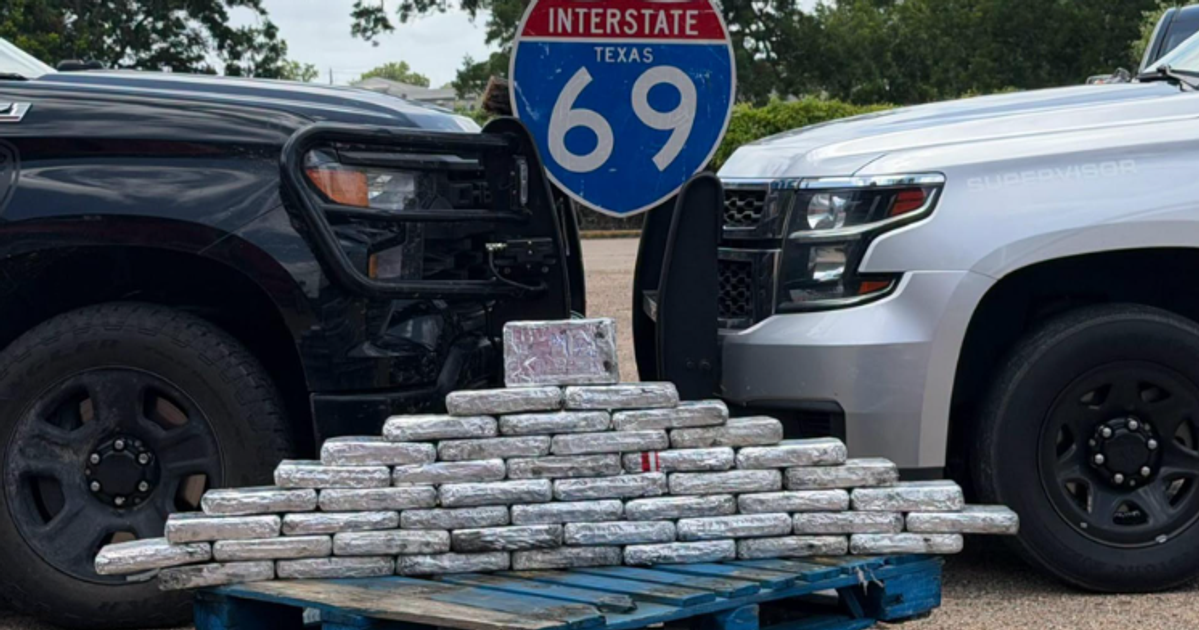 A traffic stop on US 59/I-69 in Wharton, Texas led to the seizure of 43 kilograms of cocaine and the arrest of Ricardo Hernandez of Hattiesburg, Mississippi.