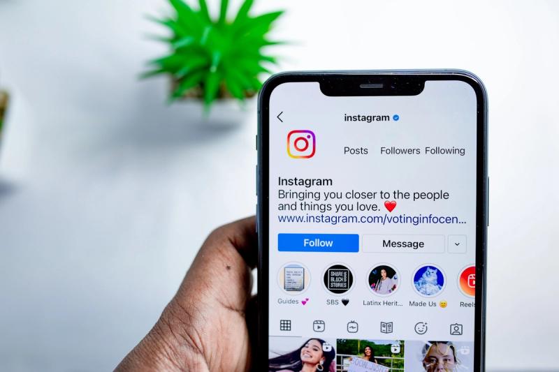 Instagram grid update lets users rearrange profile posts in 2026.