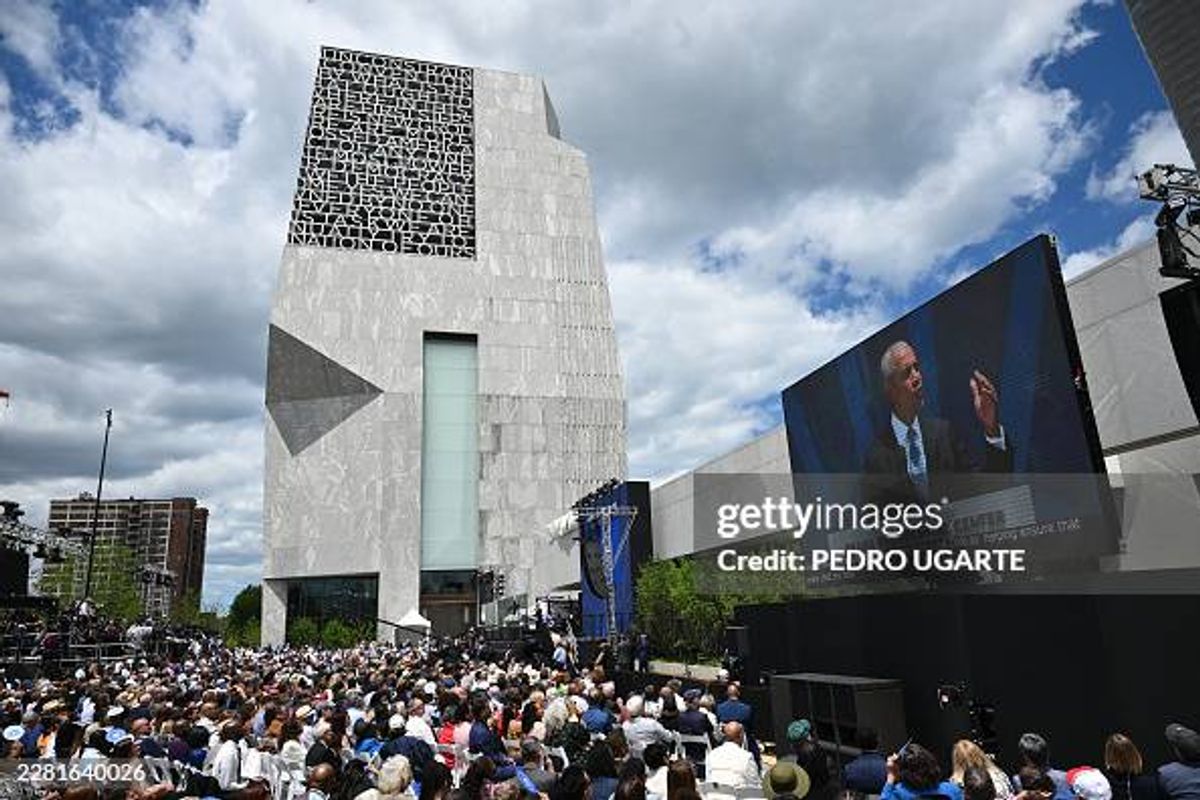 Obama Center Tickets Open New Visitor Window