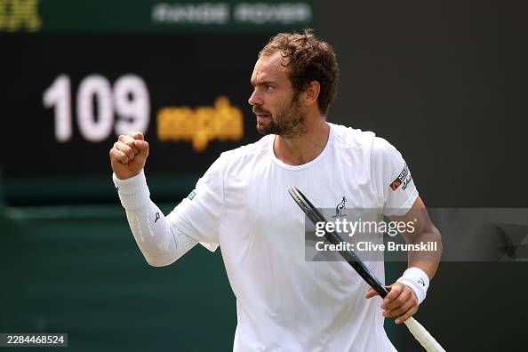 Djokovic Taken to Tiebreak by Qualifier Who Nearly Quit Tennis