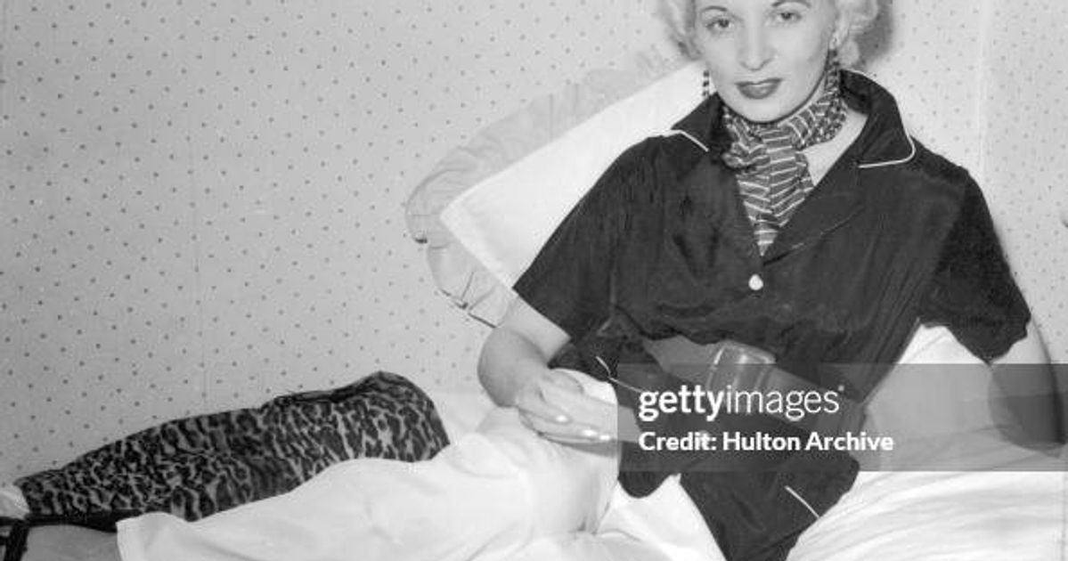 Ruth Ellis conditional pardon article image showing legal files and a historical court archive desk.