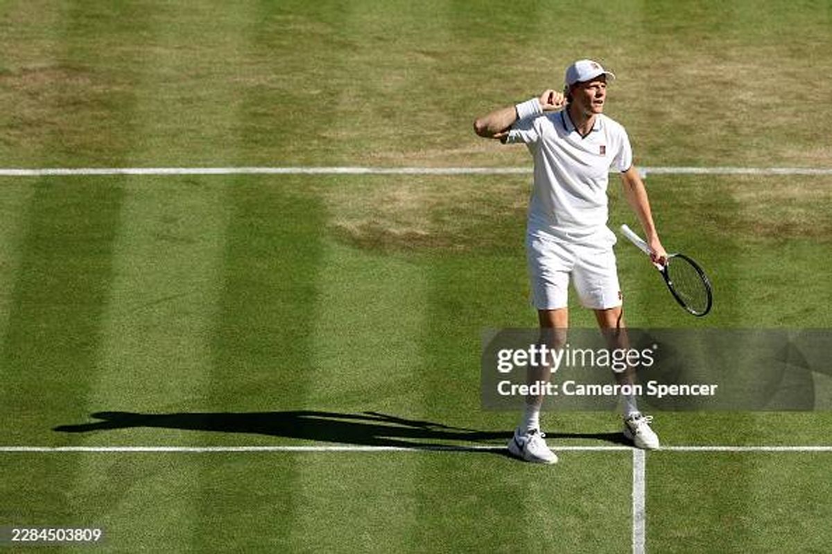 Jannik Sinner Beats Mochizuki at Wimbledon