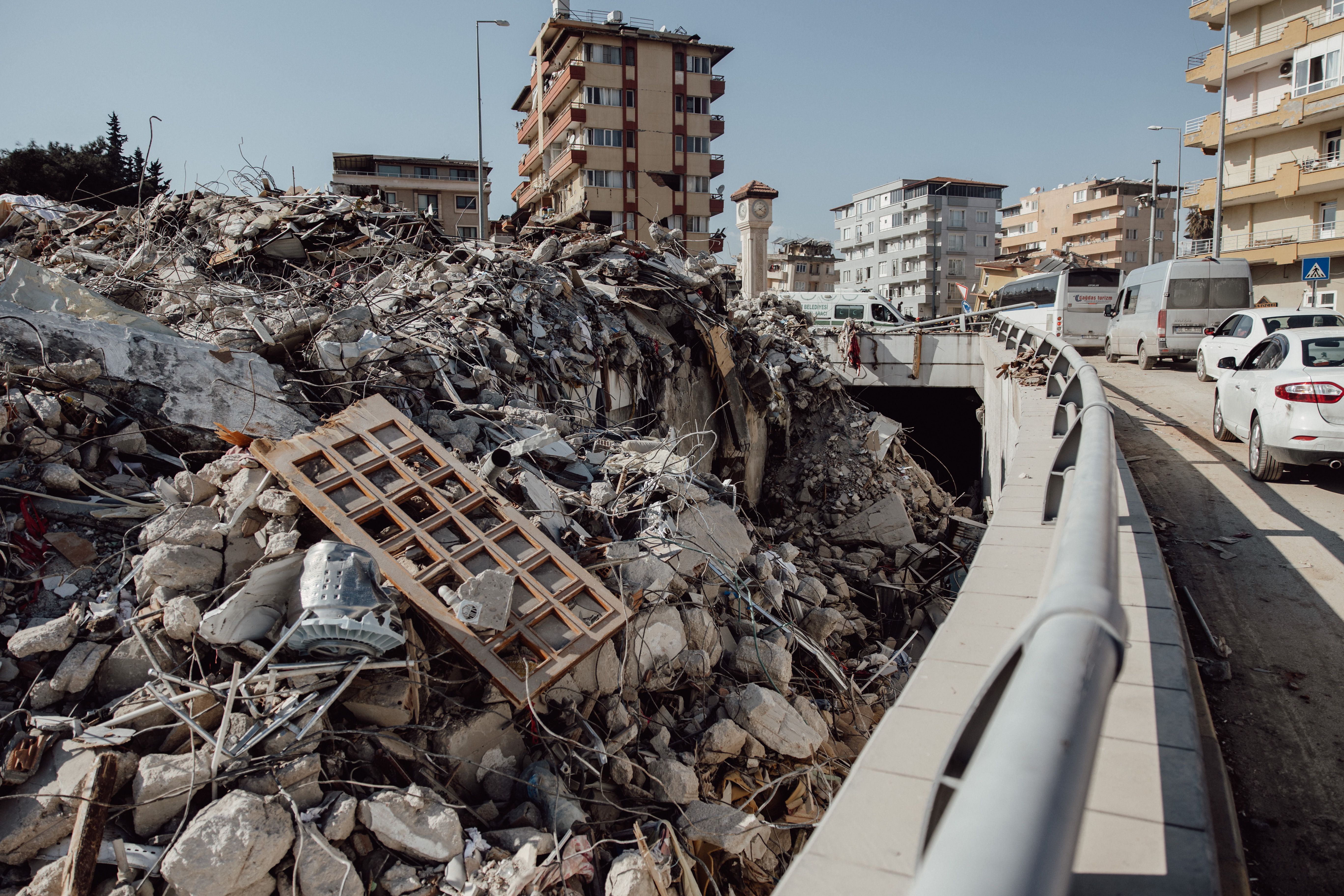 Venezuela Earthquake Death Toll Hits 188 as Rescuers Search Rubble
