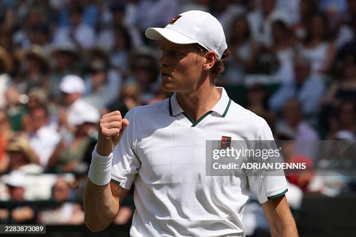 Jannik Sinner Beats Mochizuki at Wimbledon