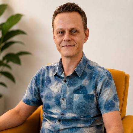 Photo of Dr Warwick Hosking