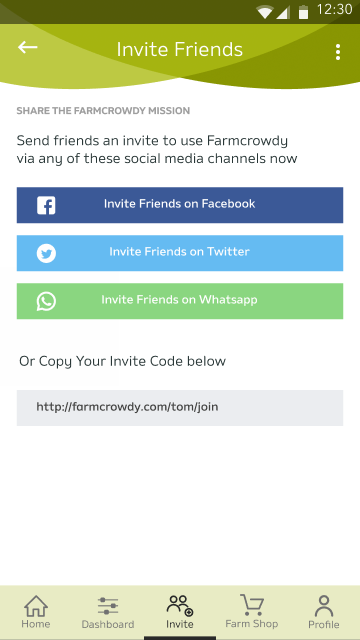 Invite Friends screen offering Facebook, Twitter and WhatsApp invitations plus a personal invite link to copy.
