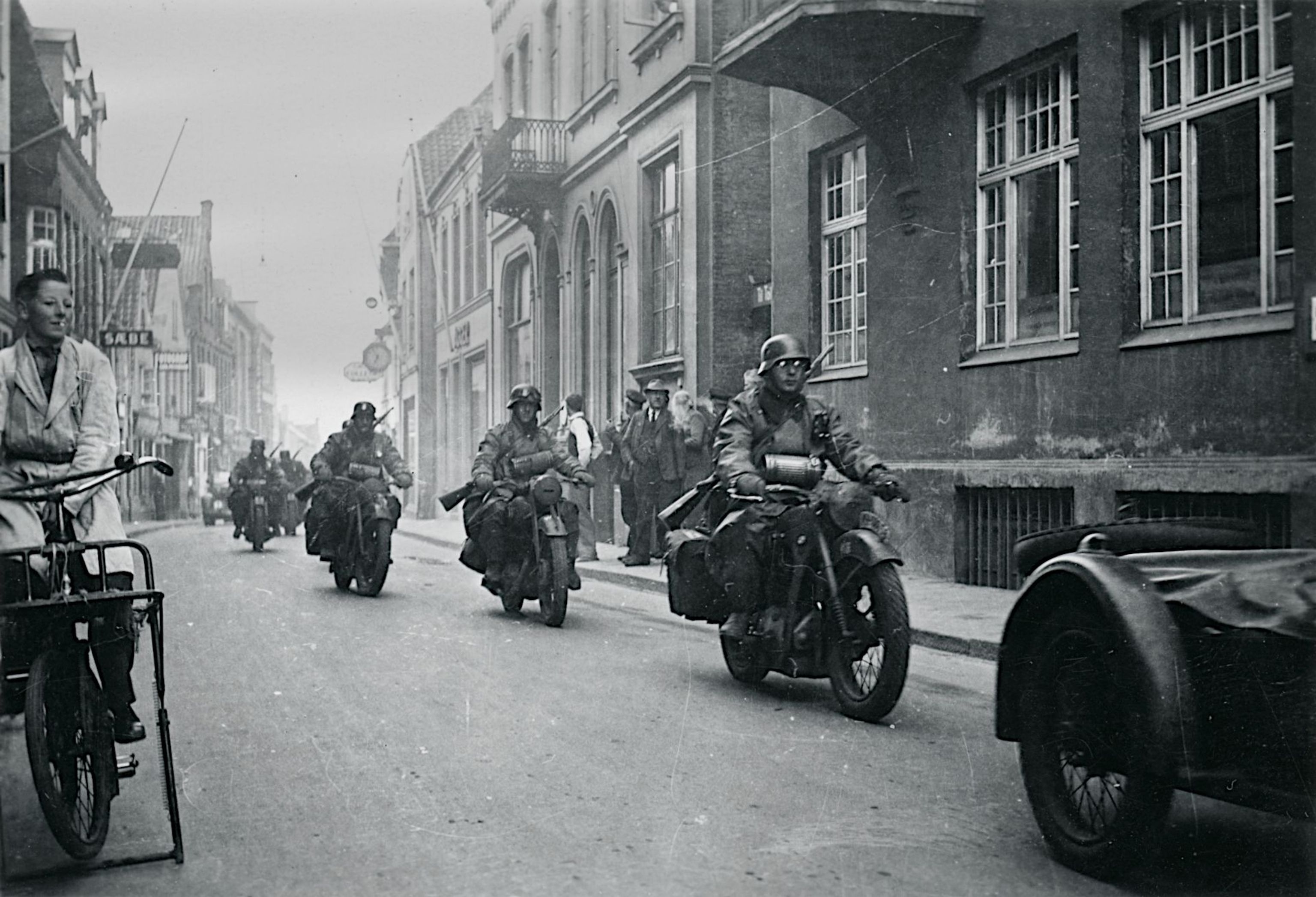 Tyske motorcykler gennem Haderslev 9. april 1940