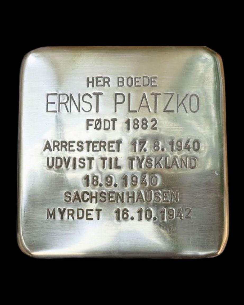 Snublesten for den jødiske forretningsmand Ernst Platzko, der blev myrdet af nazisterne.