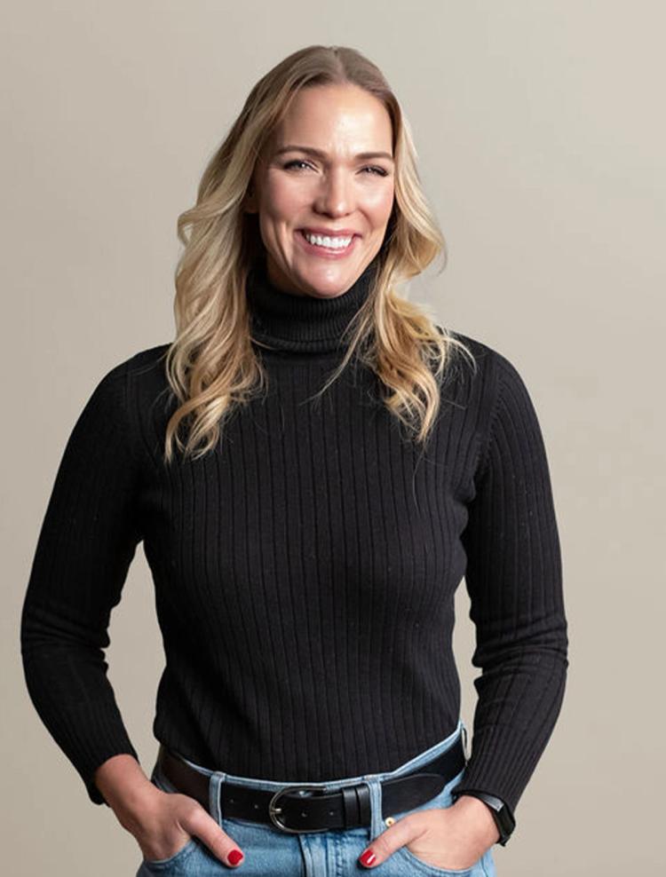 Alexis Bond