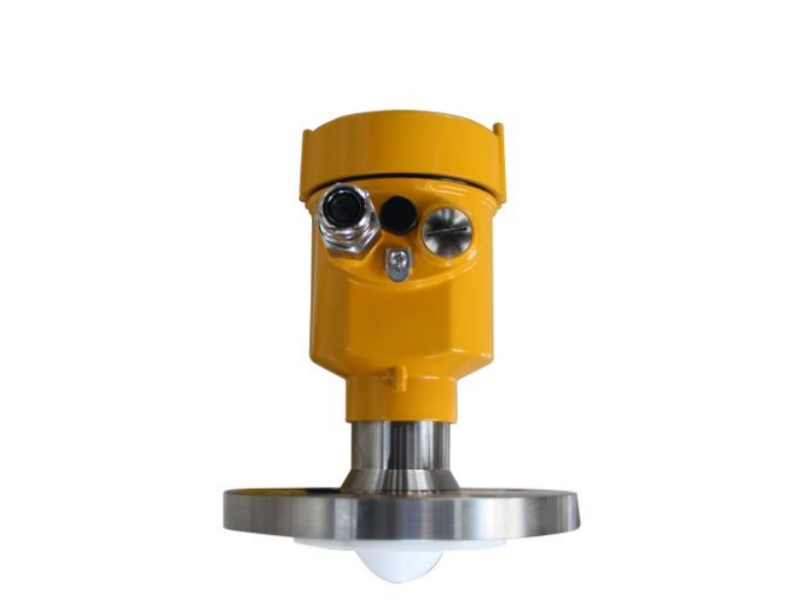 Radar level meter with corrosion-resistant antenna option