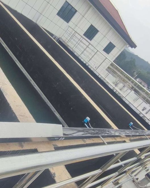 Municipal wastewater treatment plant with WELK level instruments