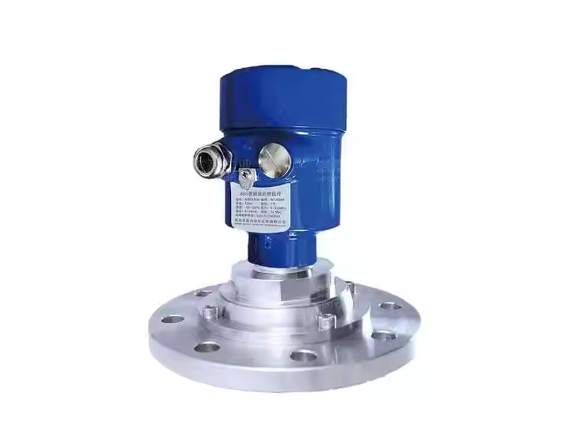 Long range silo radar level meter with flange