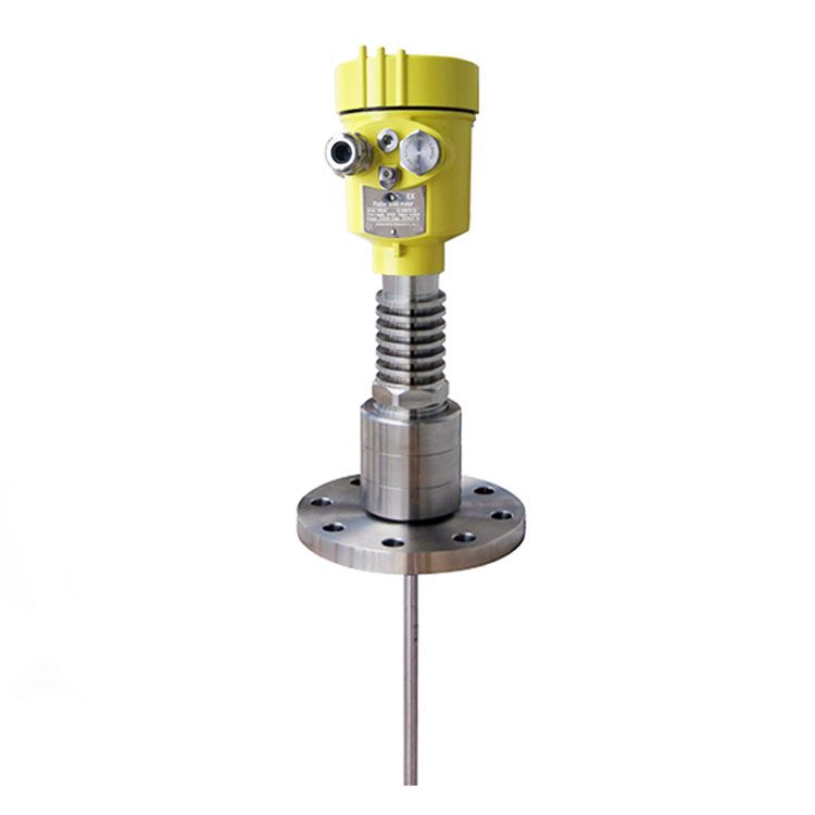 Guided wave radar probe for chamber-style installation