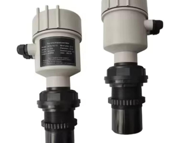 Two-Wire Ultrasonic Level Transmitter product photo