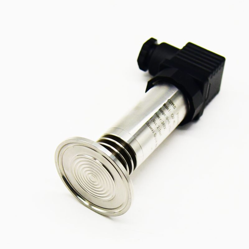 WELK flush diaphragm hydrostatic level transmitter with a flush 316L diaphragm flange-mounted on the wall of a sludge tank for clog-free slurry level measurement