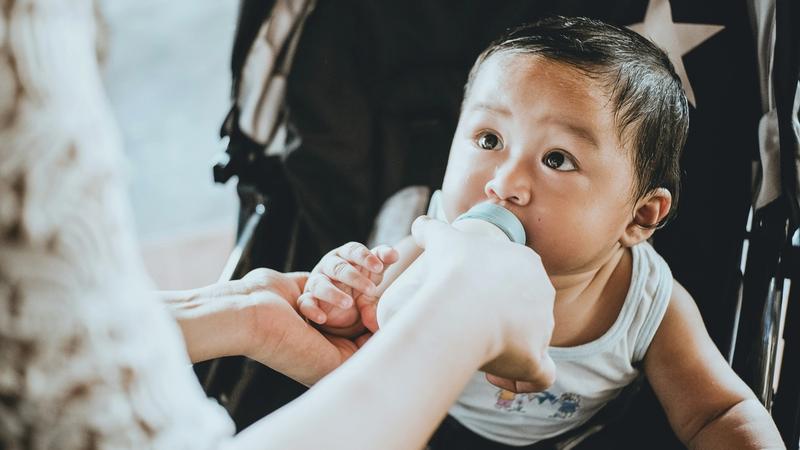 Cover image for: Is Your Baby Ready for Baby-Led Weaning? Signs to Look For
