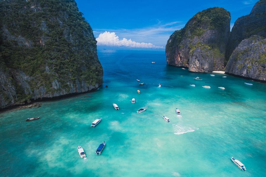 How to Rent a Boat in Greece Without a License
