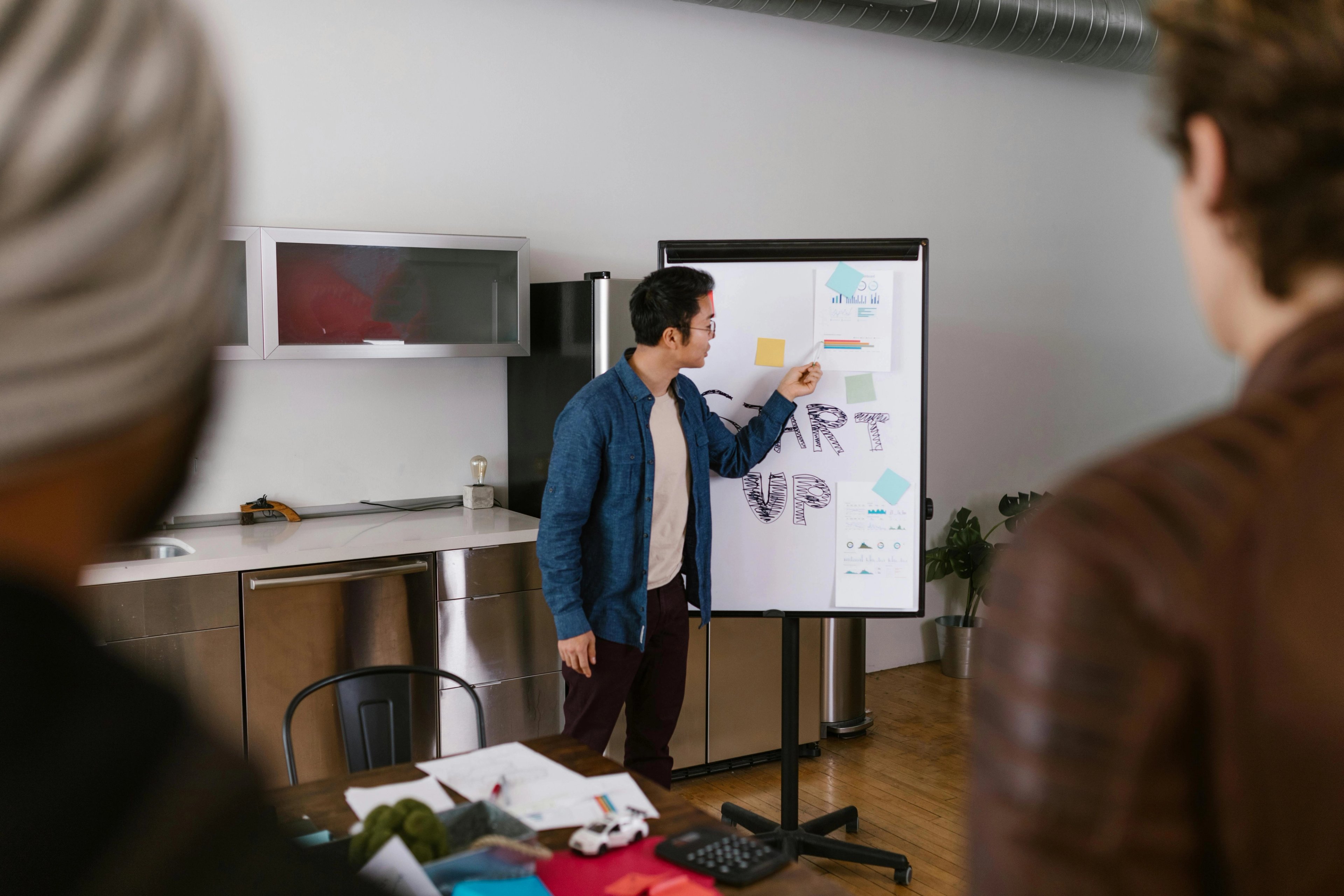 10 Essential Elements of a Winning Pitch Deck