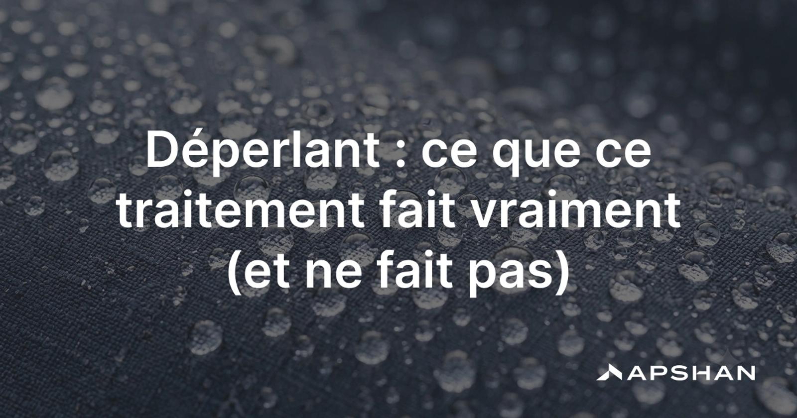 Gouttes d'eau en perles sur la surface d'un tissu déperlant, effet du traitement DWR