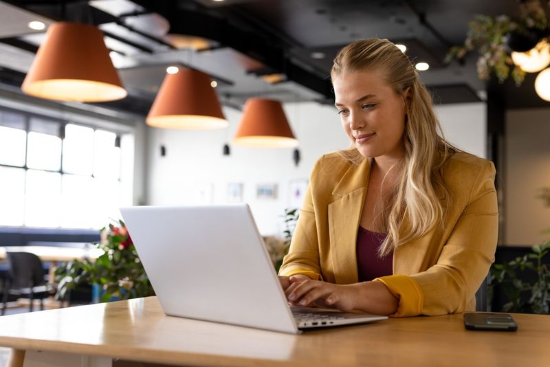 Top tips to help new starters build healthy financial habits from their first pay packet