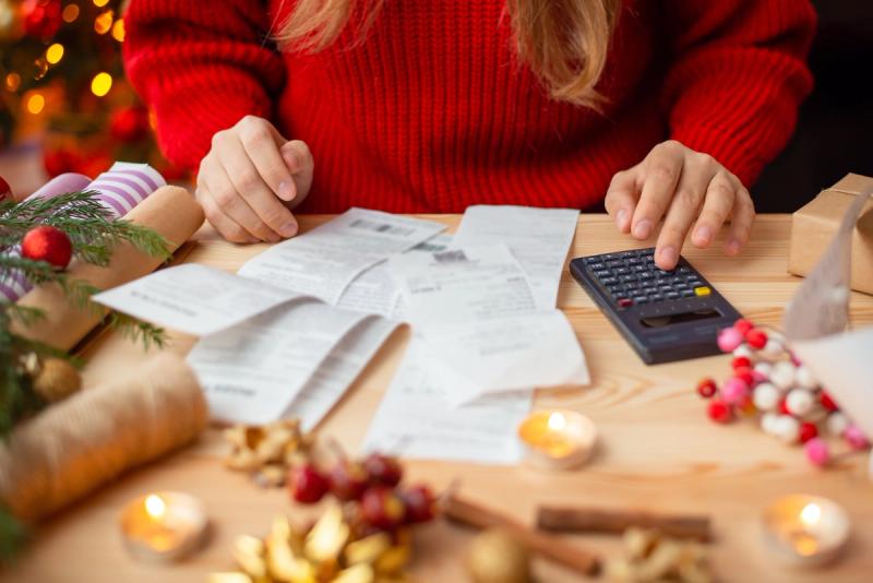 Tips to help employees navigate festive financial pressures