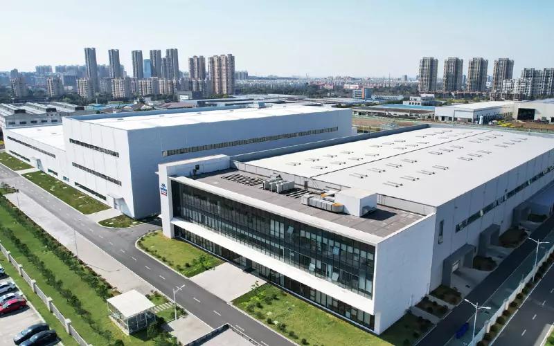 From Mass Production to Medical Standards: The Evolution of the Cold Pack Factory