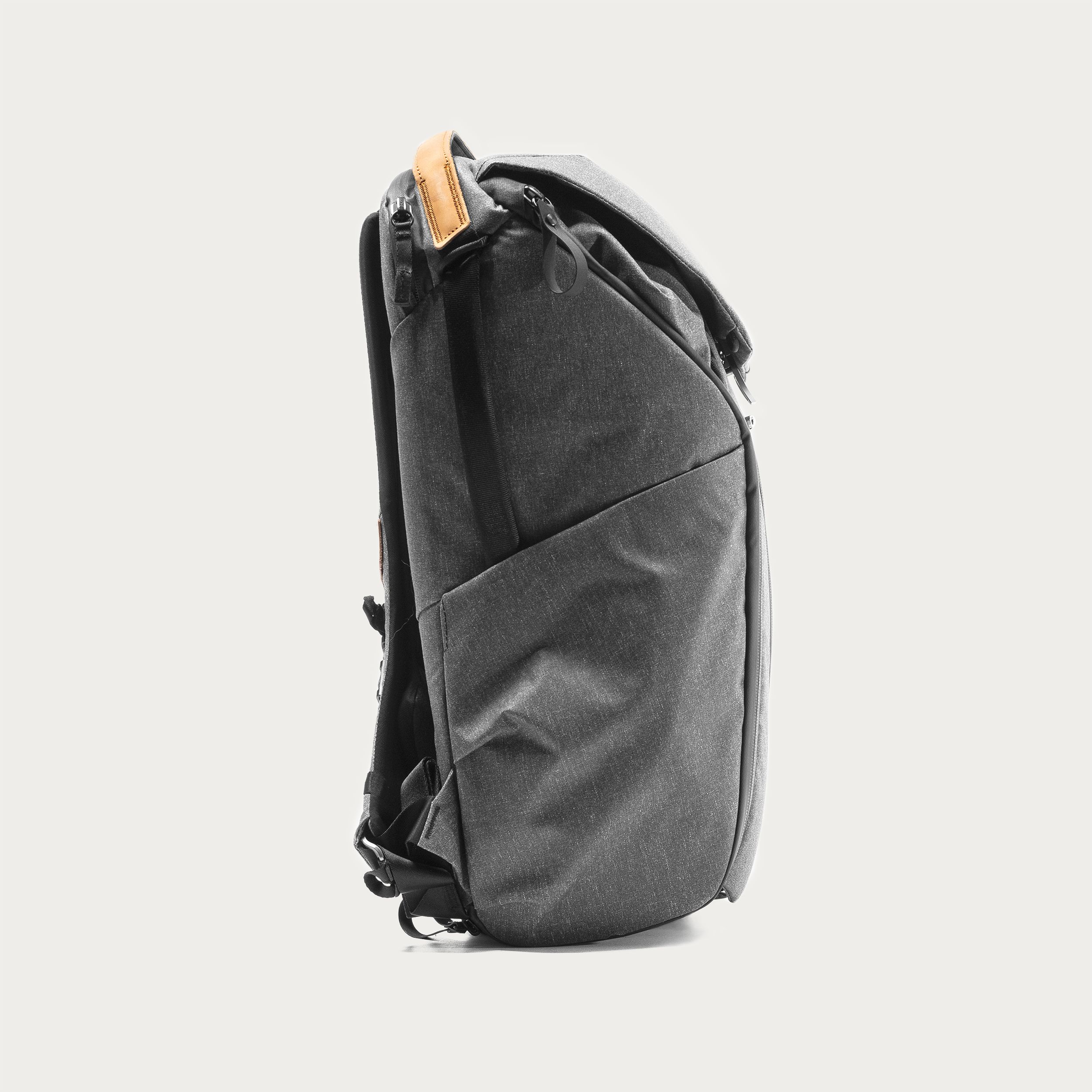 Everyday Backpack v2 20L / 30L - Charcoal / 30L | Moment