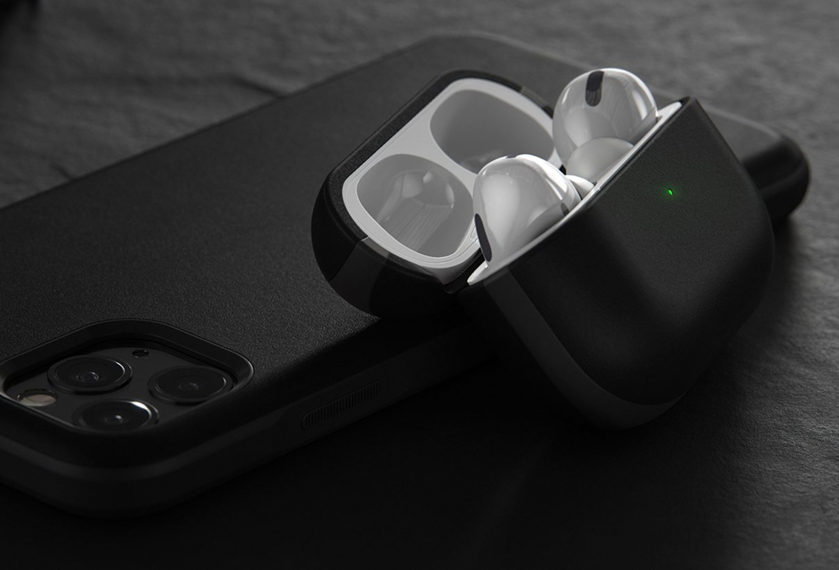 Apple AirPods Pro White➕NOMADカバー Apple AirPods Pro White➕NOMADカバー Modern Leather Case