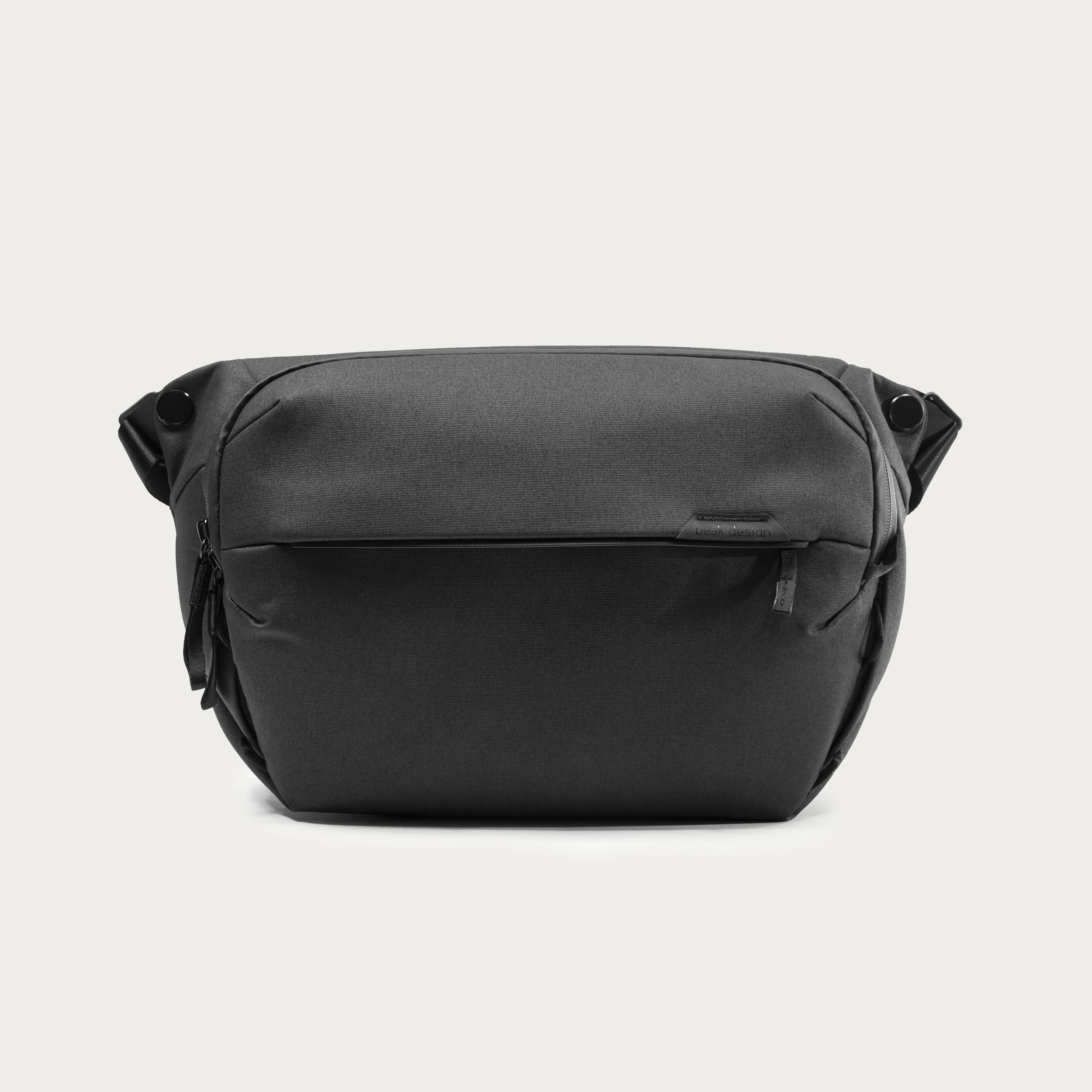 Peak Design Everyday Sling - Black / 10L | Moment