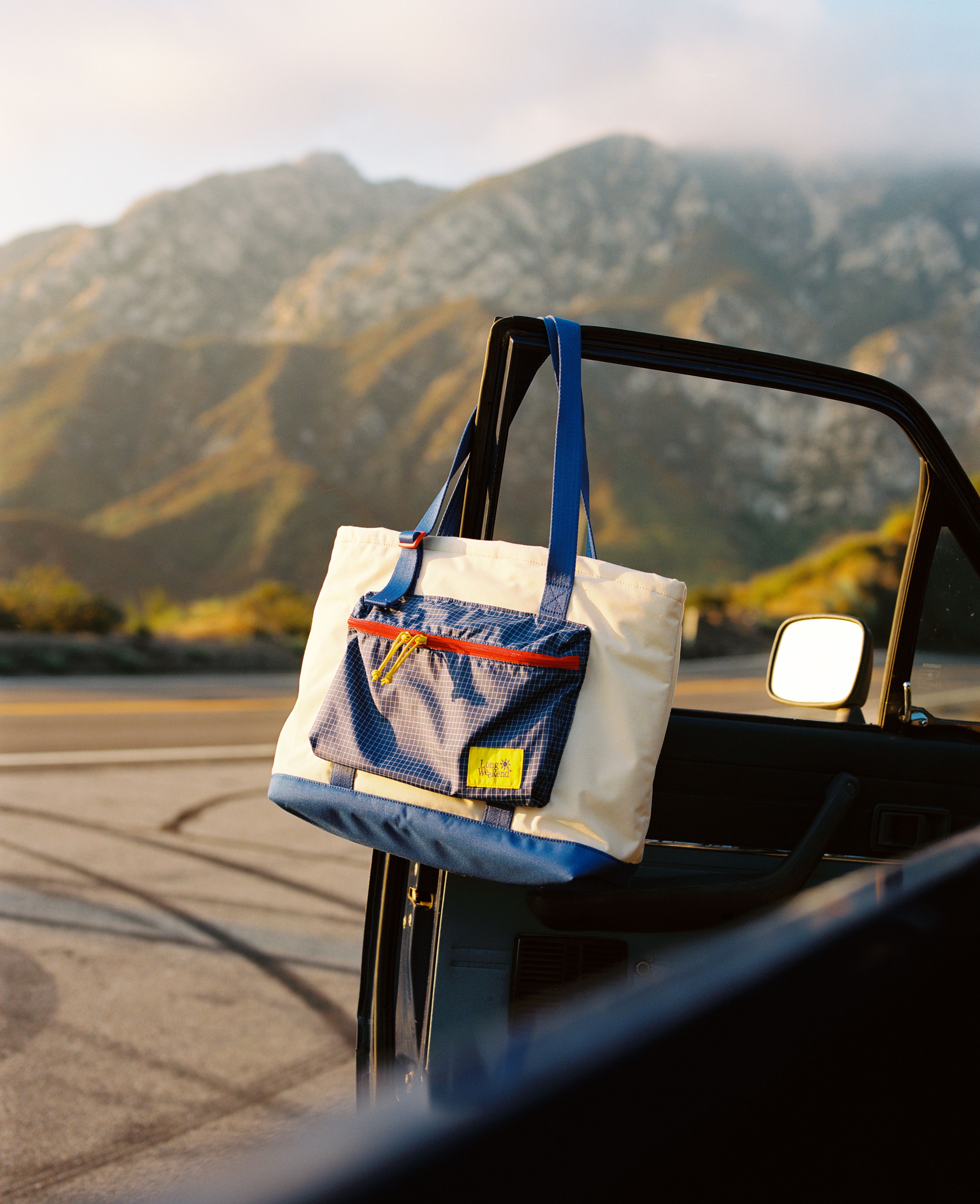 Long Weekend Beacon Tote - Open Box | Moment