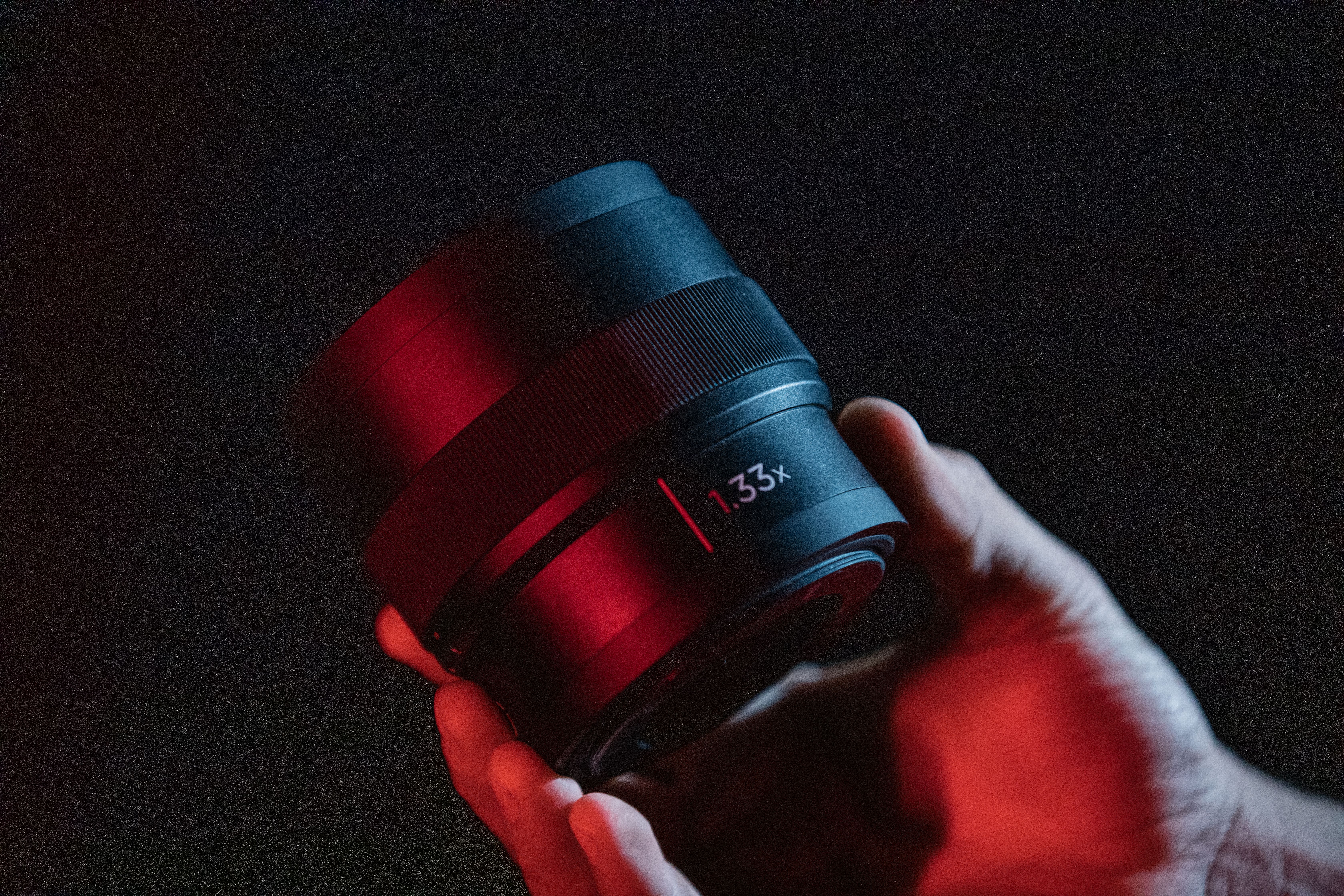 Moment 1.33x Anamorphic Lens Adapter | Moment