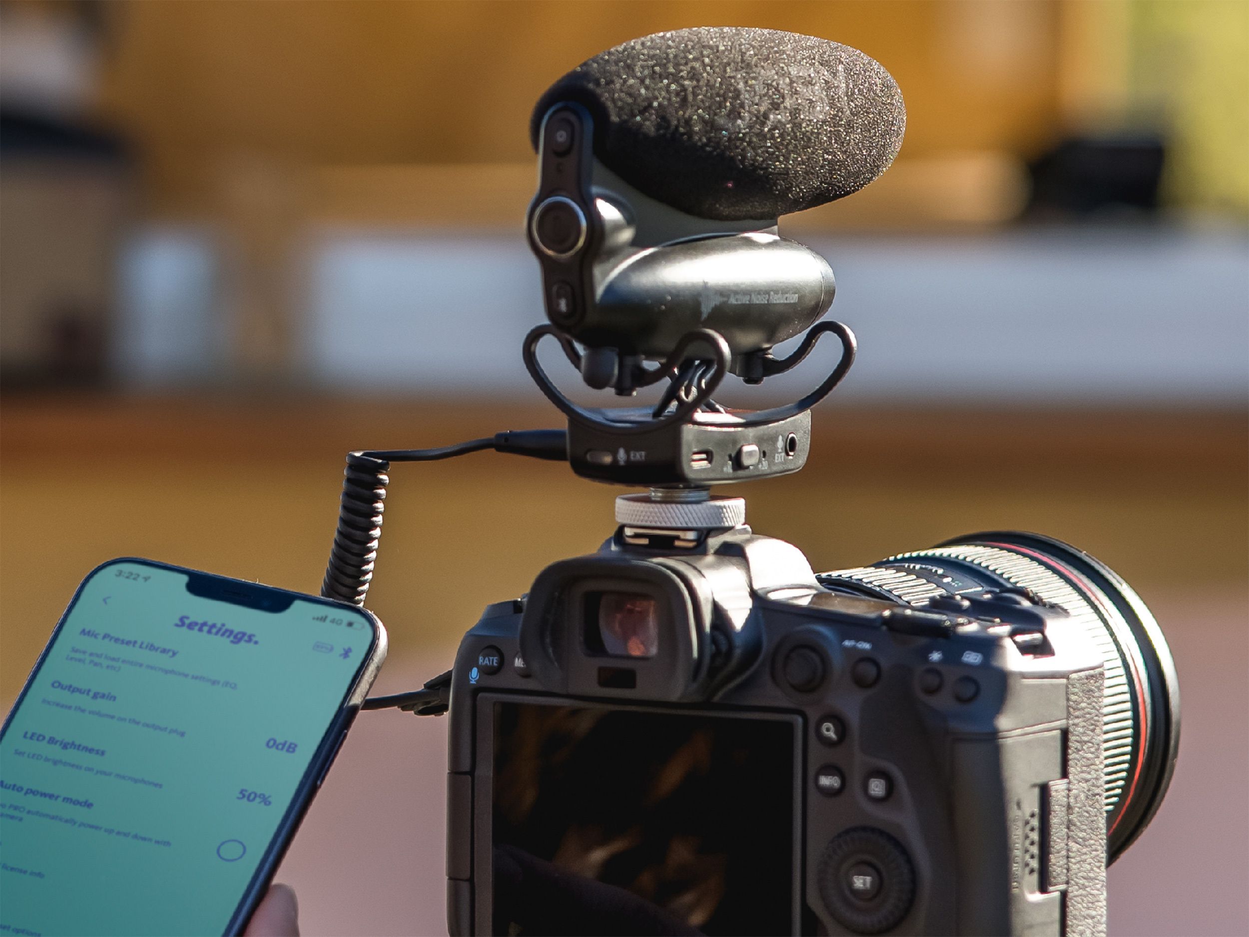 JOBY Wavo PRO On-Camera Shotgun Microphone | Moment