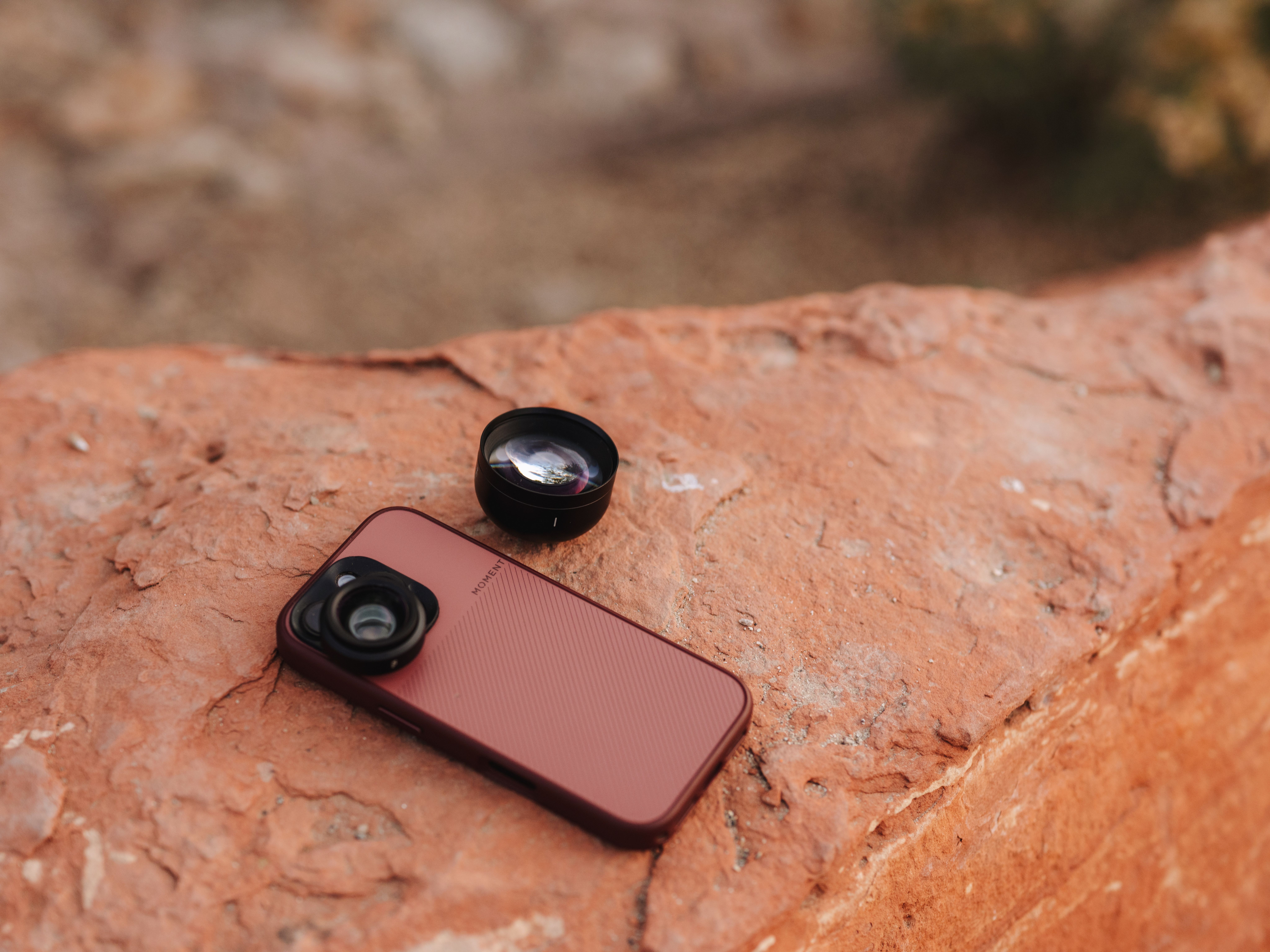 スマホアクセサリー Moment Lens Super Wide and Super Crisp: Meet Moment's New 14mm Mobile Fisheye