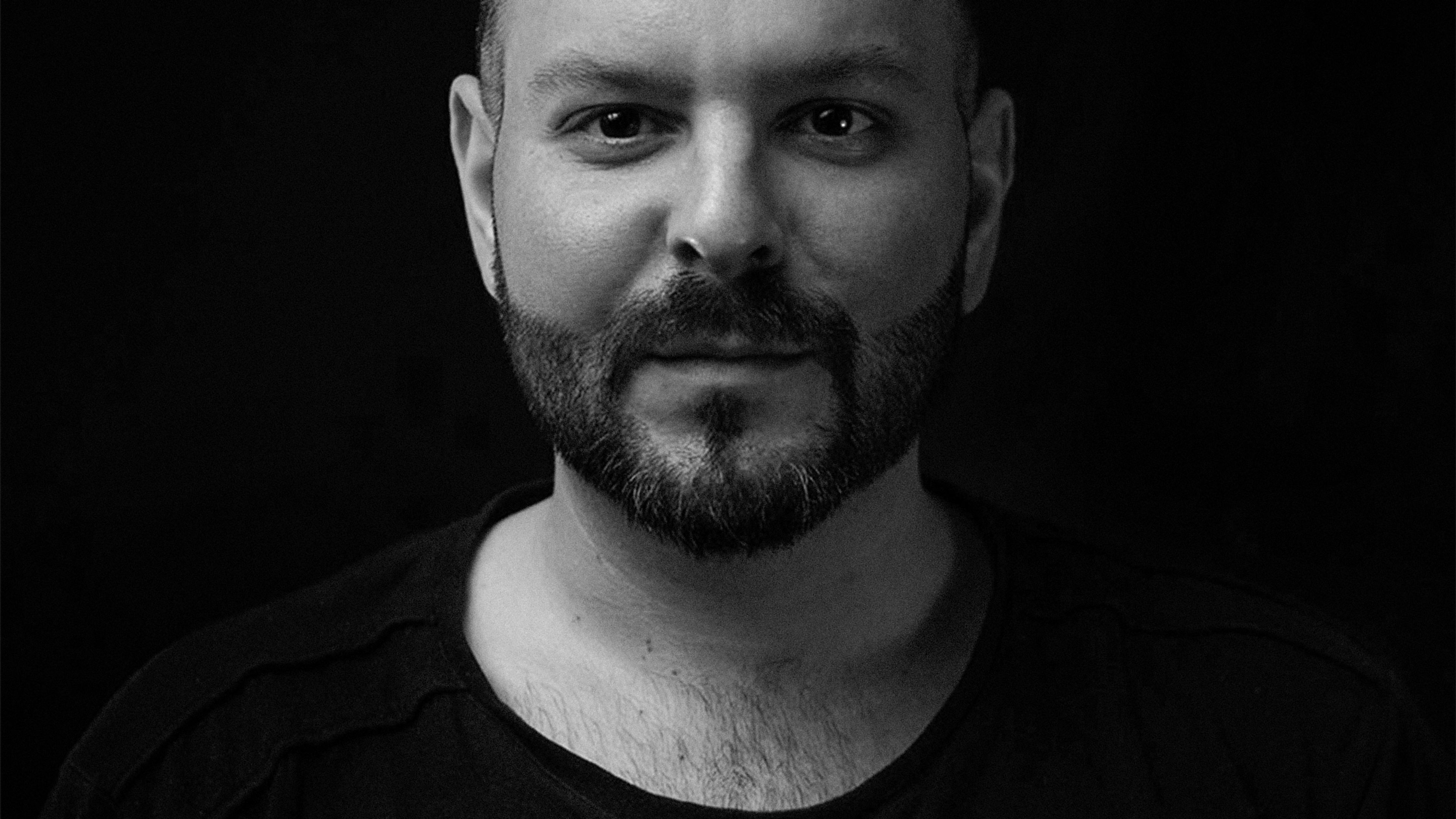 Emilio Takas Moment emilio-takas-moment