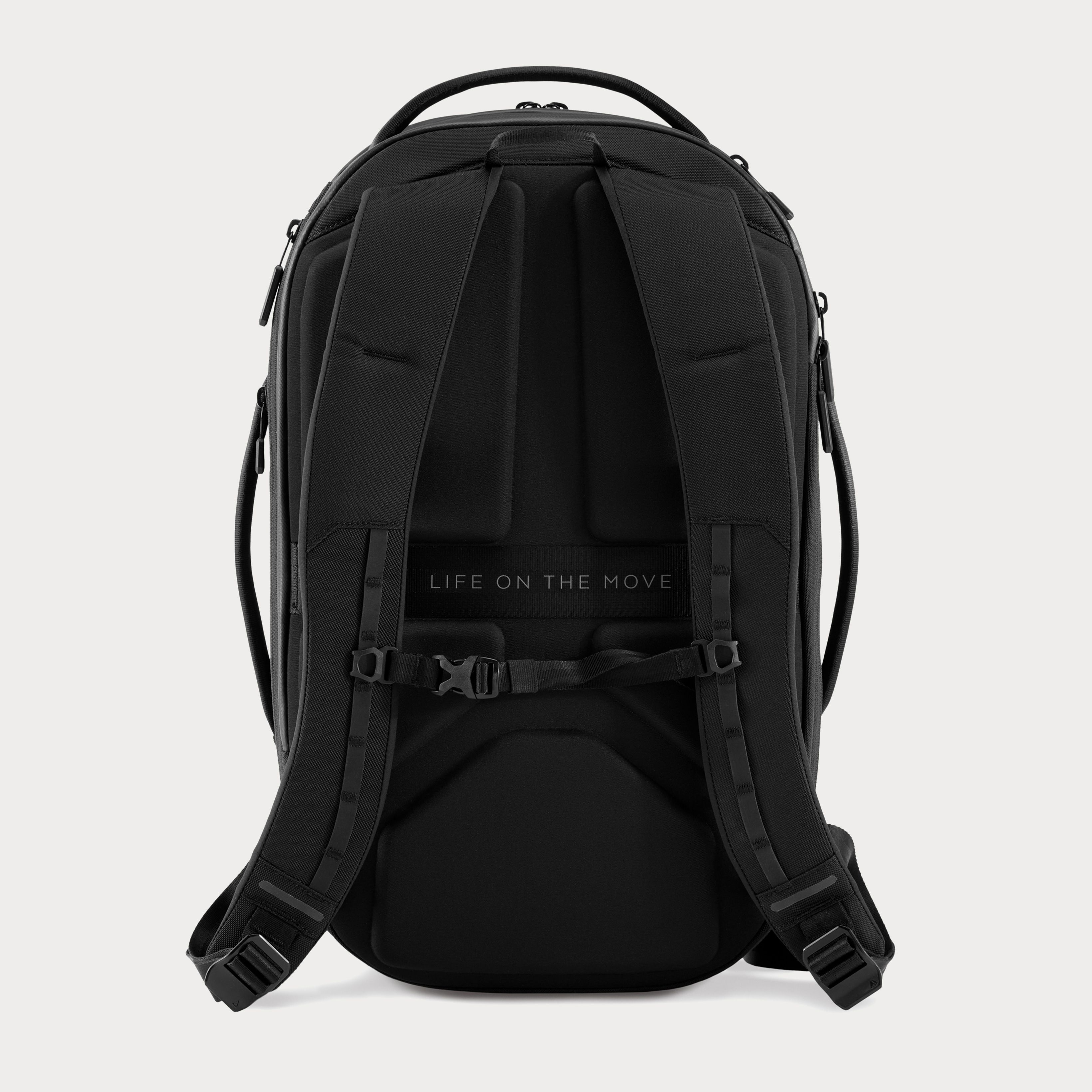 Nomatic Navigator Travel Backpack - 32L | Moment