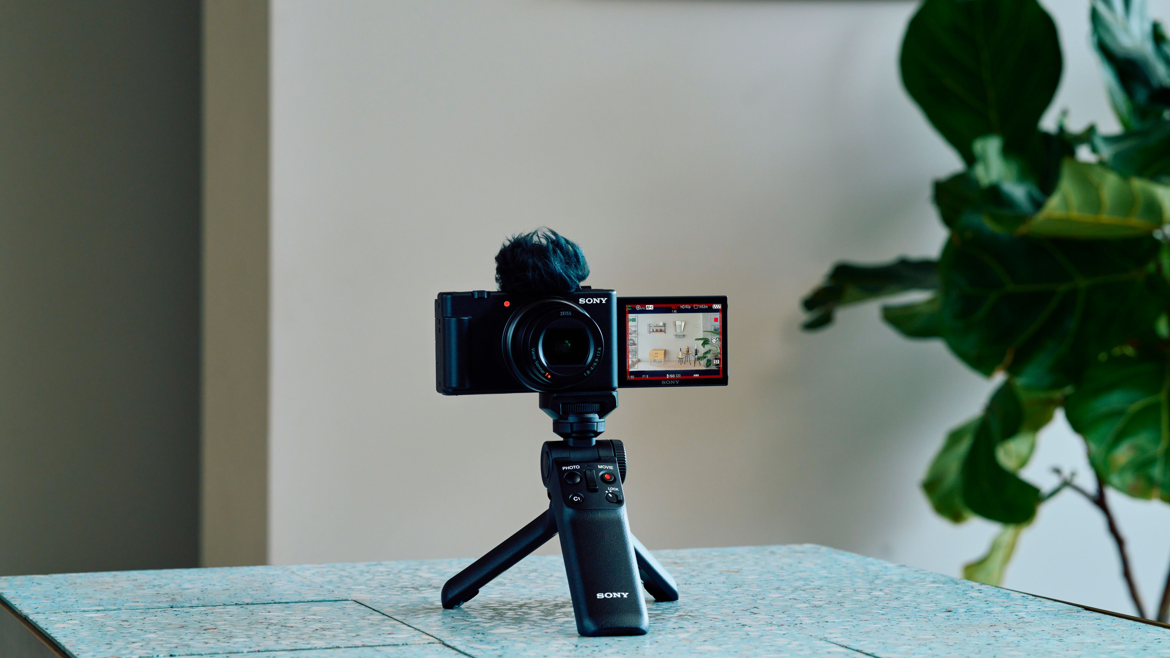 The Sony ZV-1 Vlogging Camera Hands-On Review Moment