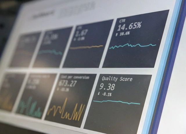 Signal-Based Selling: How to Close More by Prospecting Less