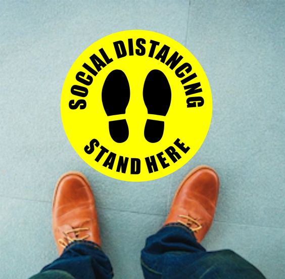 Signalétique-pour-la-distanciation-sociale-medd-agencement-monkey-feet-graphics