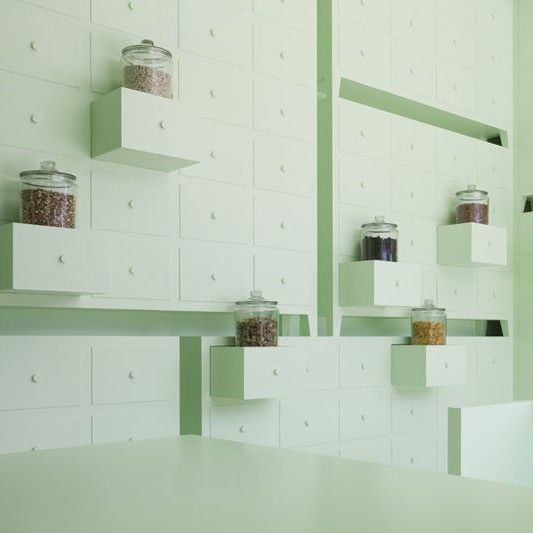décoration-monochrome-medd-agencement-de-pharmacie