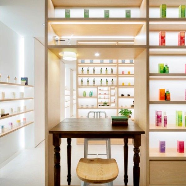CONCEPT-PHARMACY-BY-NENDO-DESIGNBOOM-MEDD-DESIGN-1