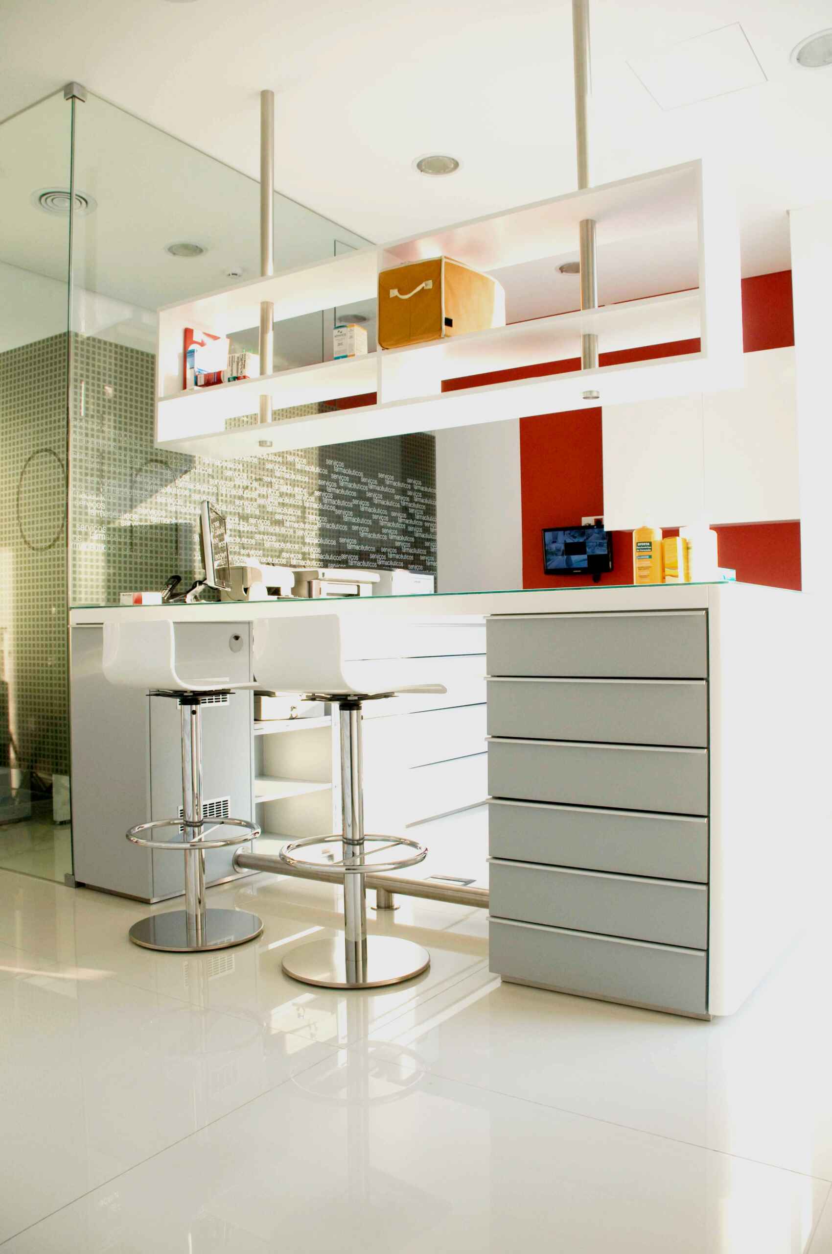 espaces-de-confidentialite-pharmacies-medd-agencement-4