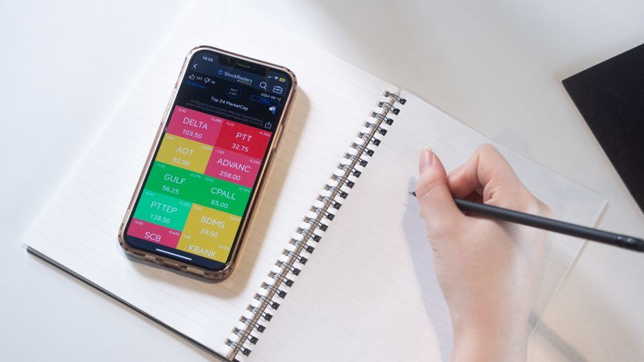 How Positive App Reviews Boost Organic Downloads: A Comprehensive Guide