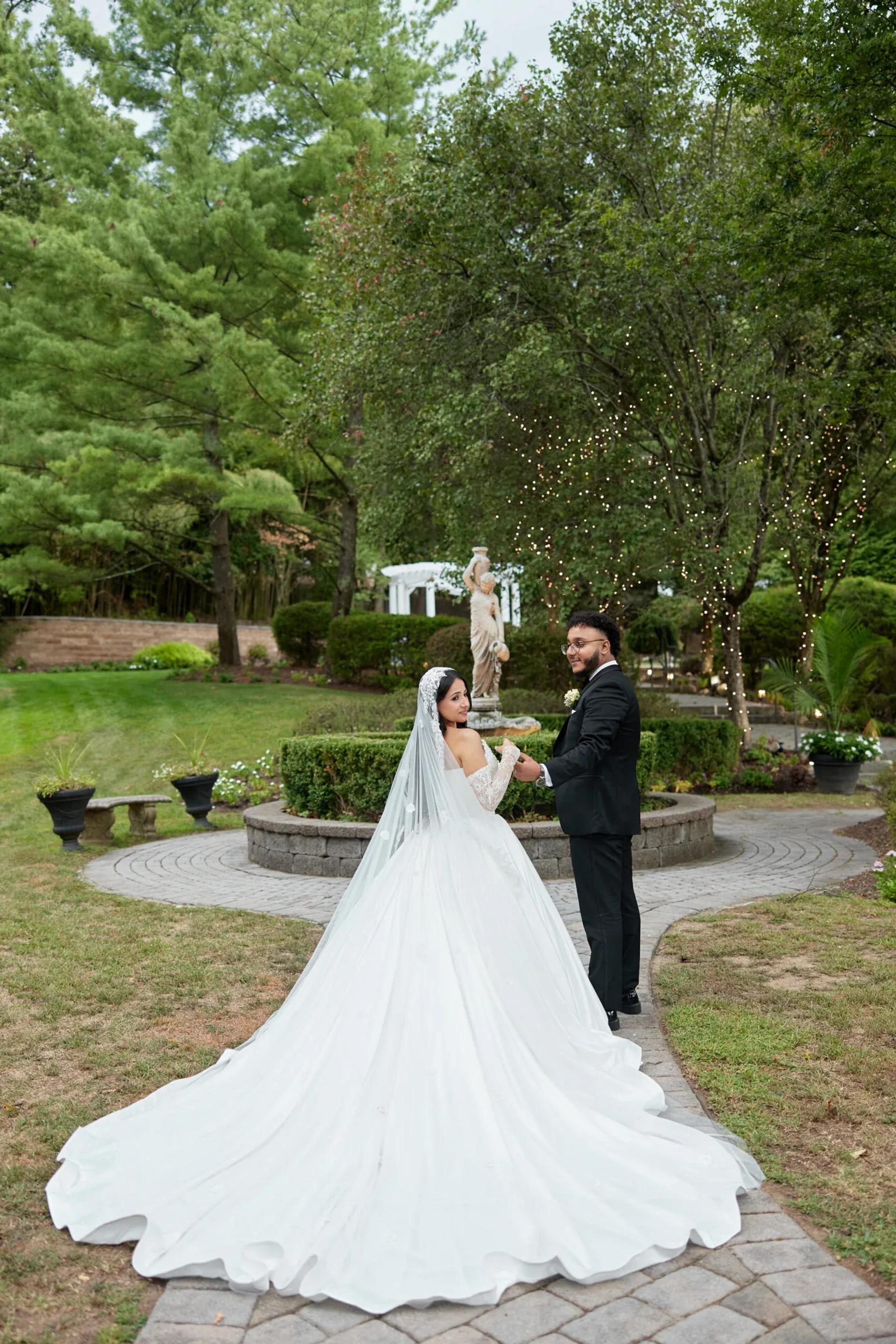 Maria & Mina image 30