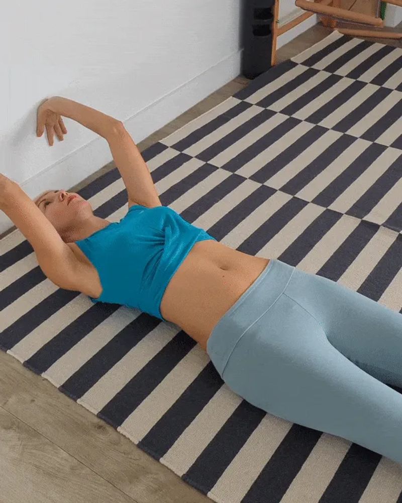 the belly pushing out at effort