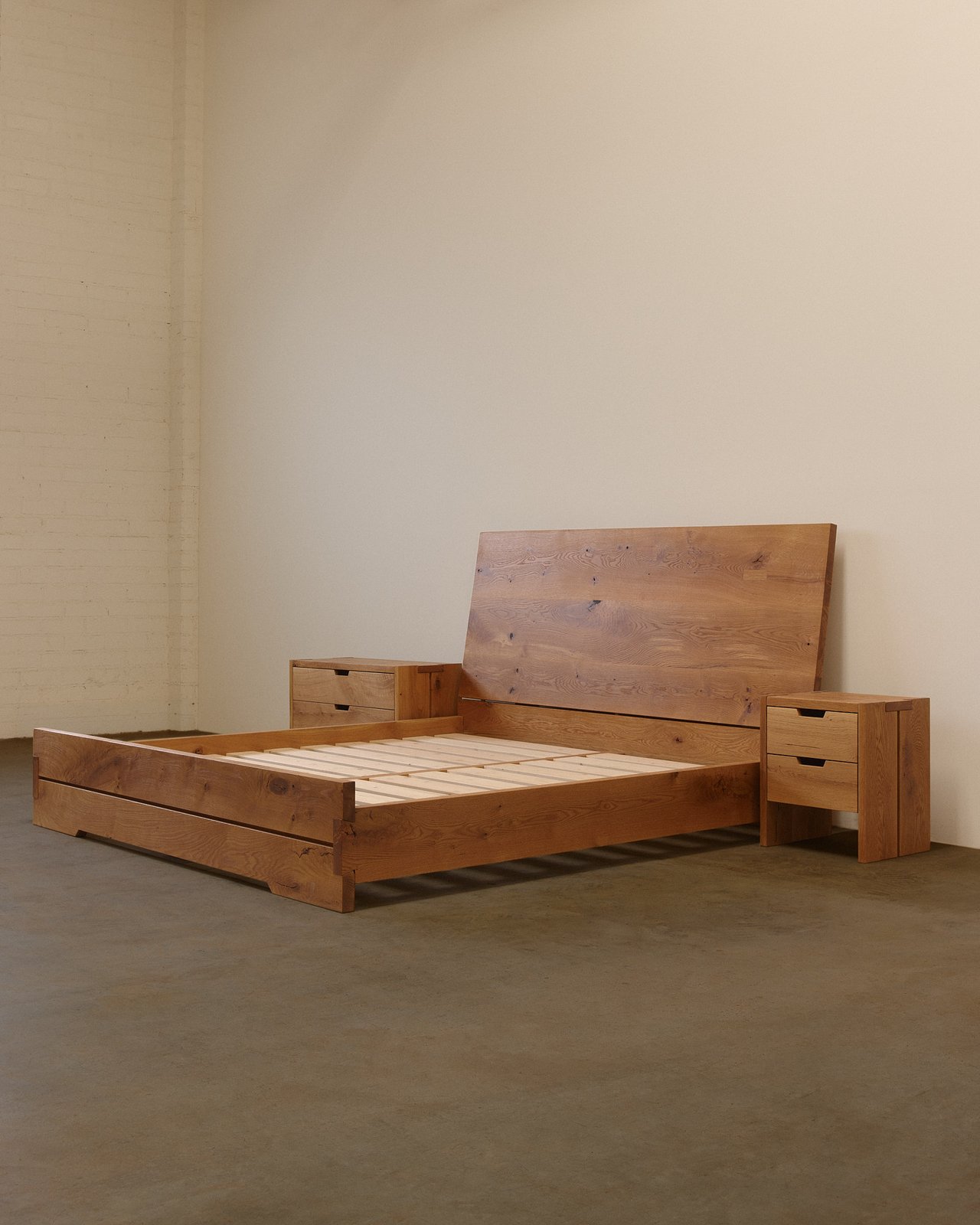 Bedroom set in Oiled Character Oak